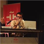J'offre actuellement des cours en sociologie et économie politique. J'ai déjà eu de l'expérience dans la pédagogie.